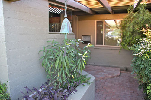 The Hobza + Bageant Residence on the Modern Phoenix Hometour 2009