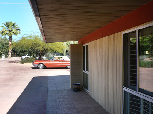 The Pernell Residence on the Modern Phoenix Hometour 2009