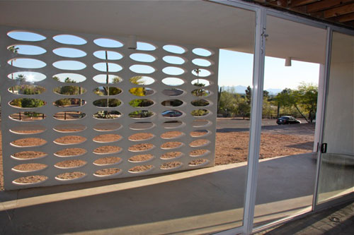 The White Gates Residence on the Modern Phoenix Hometour 2009