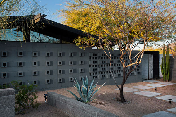 The Buena Terror Residence in Marion Estates on the Modern Phoenix Home Tour 2012