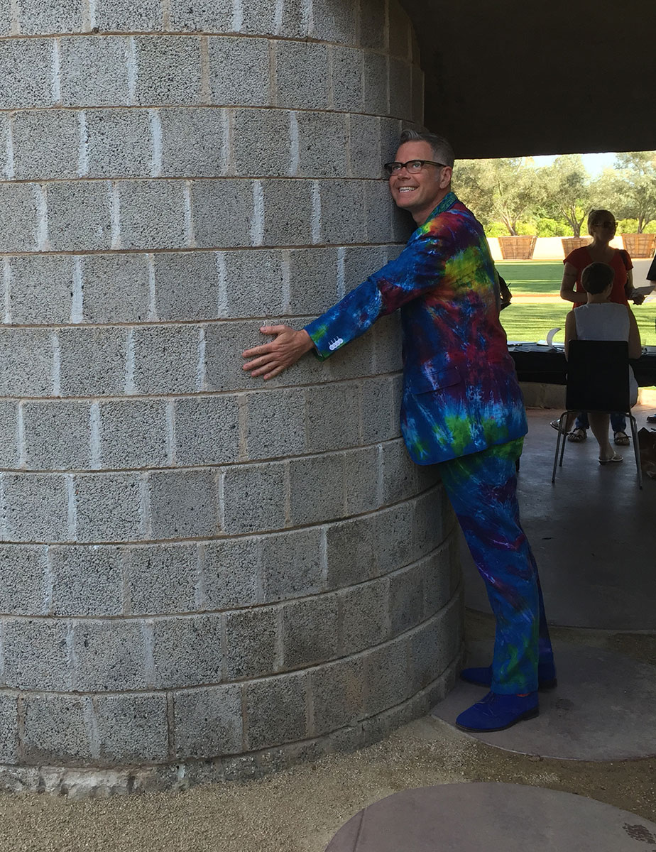 Charles Phoenix hugs the David Wright House in Arizona