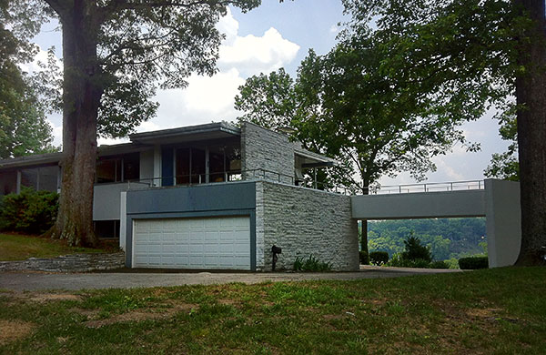 The Rice House in Virginia designed by Richard Neutra