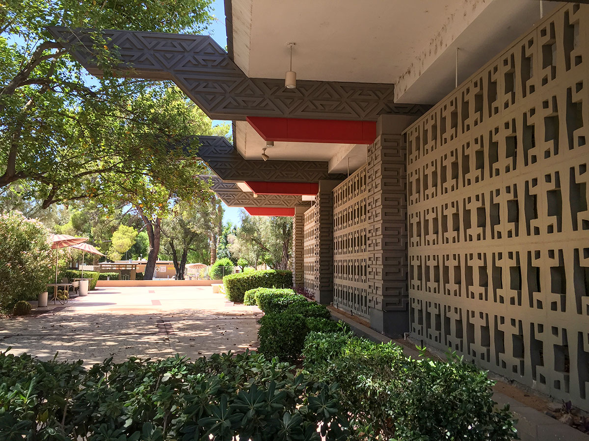 Brownmoor by Charles Polacek AIA in Scottsdale Arizona