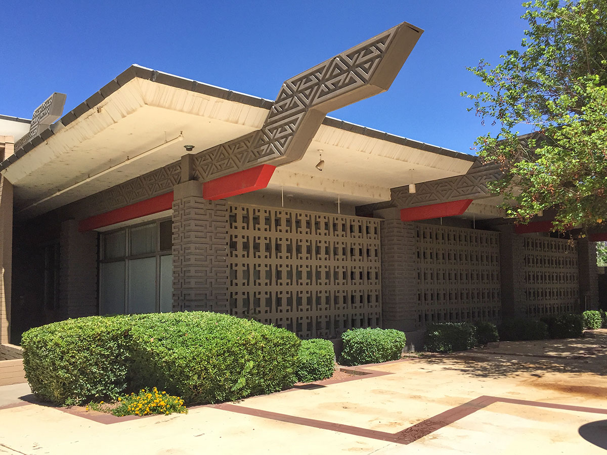 Brownmoor by Charles Polacek AIA in Scottsdale Arizona